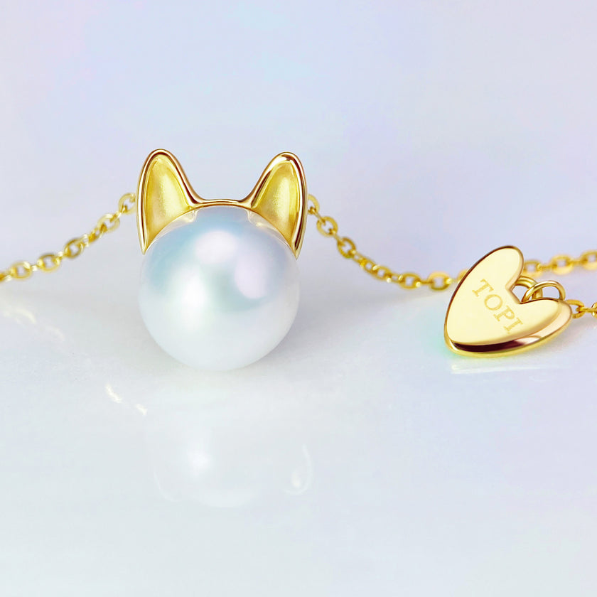 Charm - 18K Gold and Premium Pearl Pendant Necklace